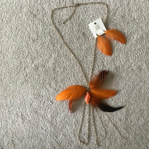 Orange Feather Necklace and matching Earrings - Picture 1 of 3